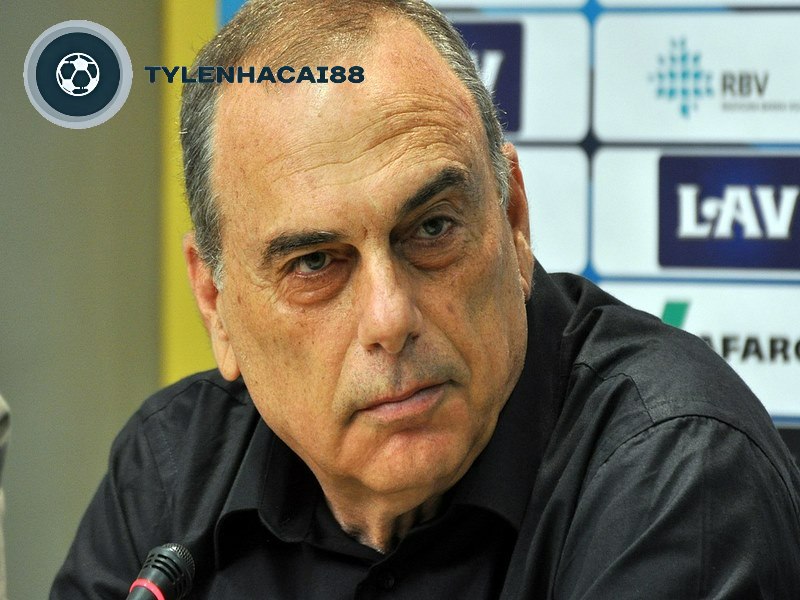 Avraham "Avram" Grant là một huấn luyện viên bóng đá người Israel